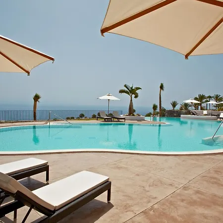 Apartment Steps From Abama Golf, Sea Views, 2 Bdr *